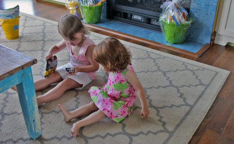 Family photography-Young friends sharing candy