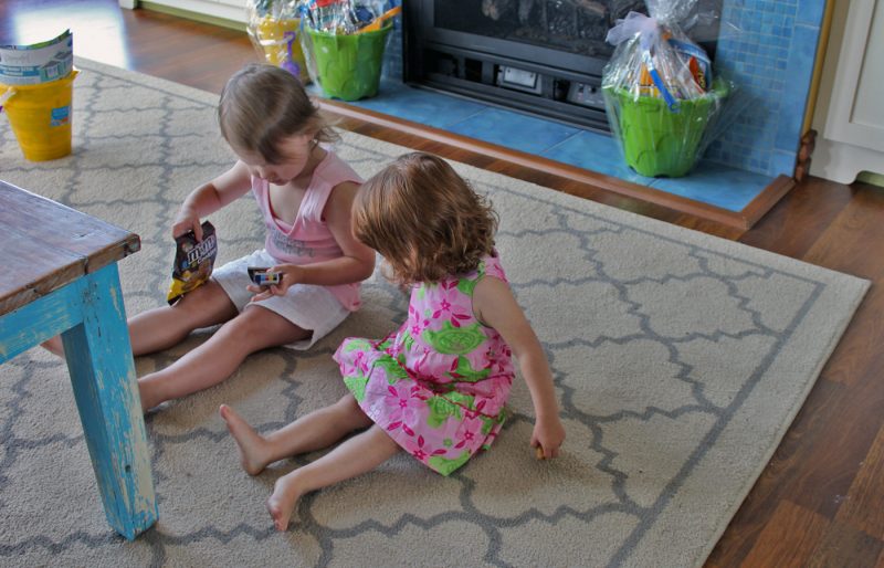 Family photography-Young friends sharing candy